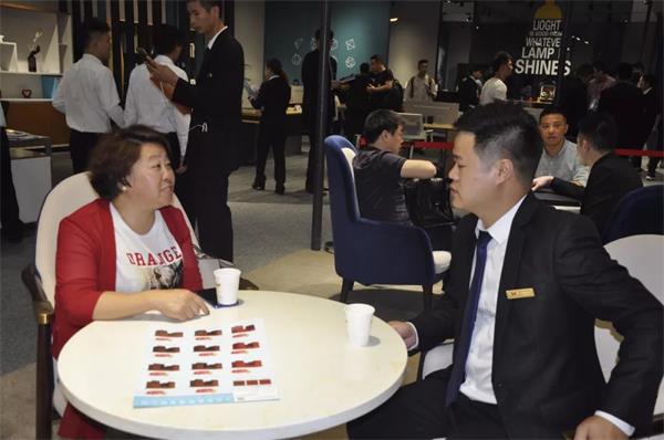 鴻業(yè)家具第43屆家博會(huì)圓滿(mǎn)成功